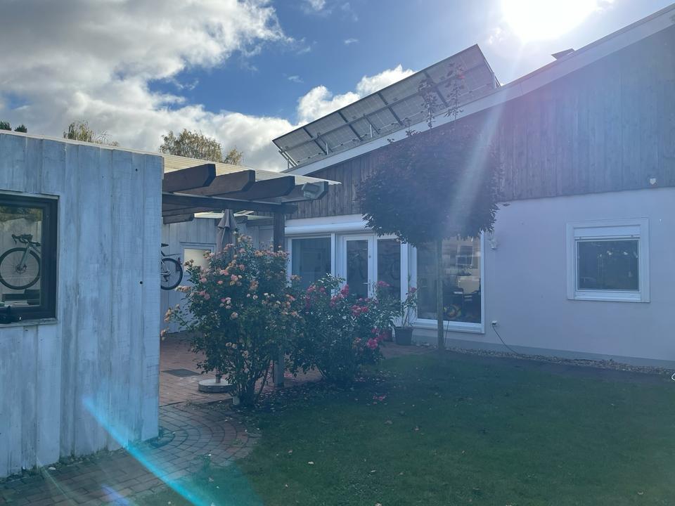 Thumbnail-Eigenheim mit zwei zusätzlichen Mietwohnungen