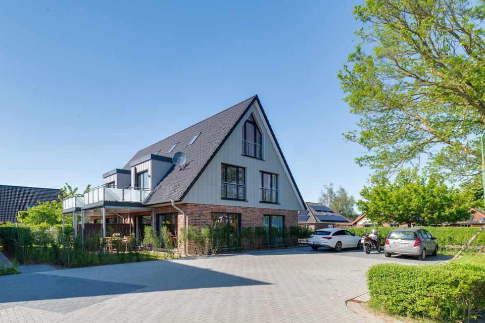 Thumbnail-Traumhaft schöne möblierte 2,5 Zi. Wohnung mit Stellplatz