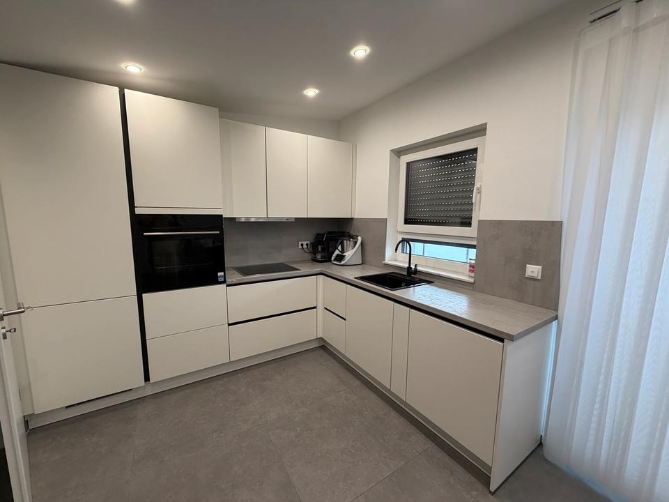 Thumbnail-Gemütliche 3,5-Zimmer-Wohnung mit Terrasse im 2. OG