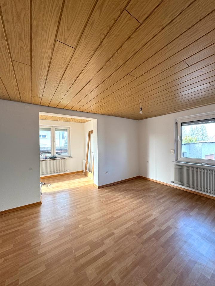 Thumbnail-3-Zimmerwohnung mit Garten, Hütte und Garage