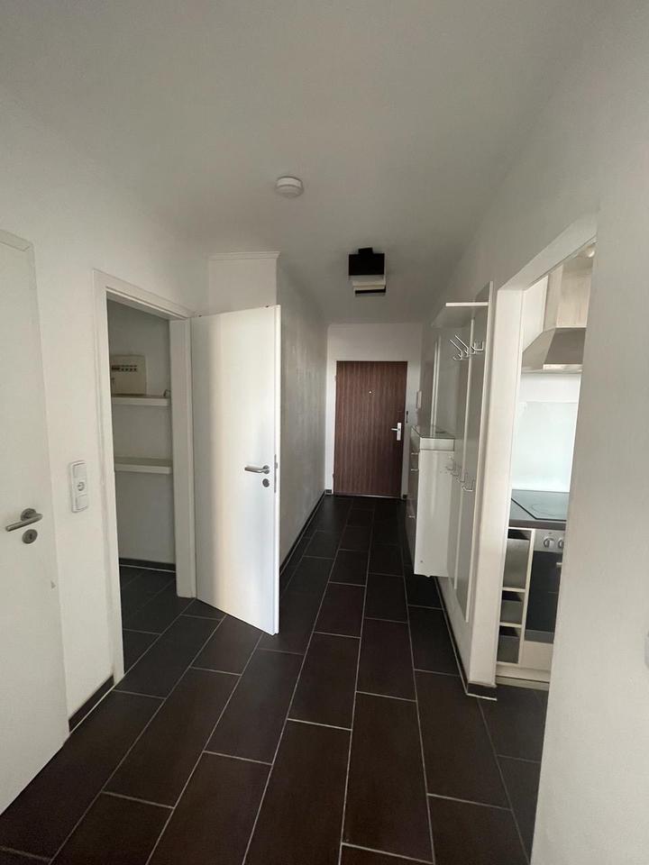 Thumbnail-2,5 Zimmerwohnung mit Einbauküche und Balkon