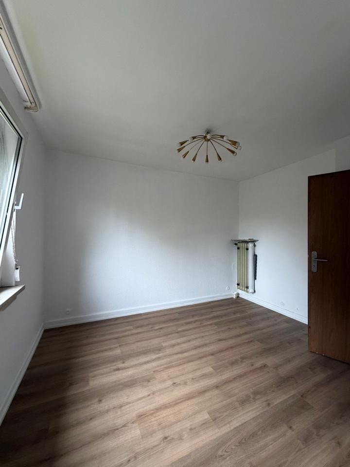Thumbnail-1-Zimmer WG in Frankfurt nähe Hanauerlandstr 1.OG, Frisch Renov