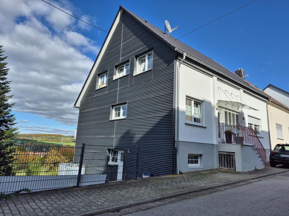 Thumbnail-Gepflegtes Mehrgenerationenhaus in Wemmetsweiler