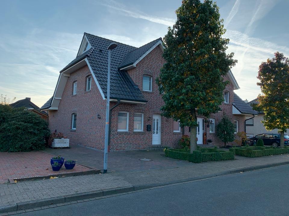 Thumbnail-Schönes Einfamilienhaus mit großer Enliegerwohnung zu verkaufen
