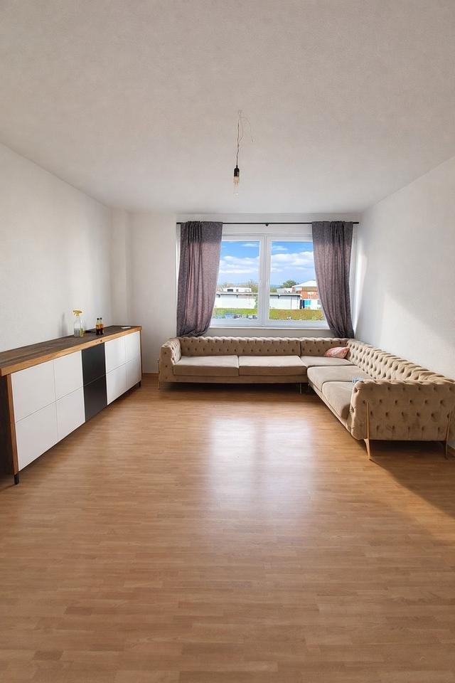 Thumbnail-Ab sofort: Helle 1-Zimmer-Wohnung (ca. 45 m²) mit separater Küche, Stellplatz & Keller