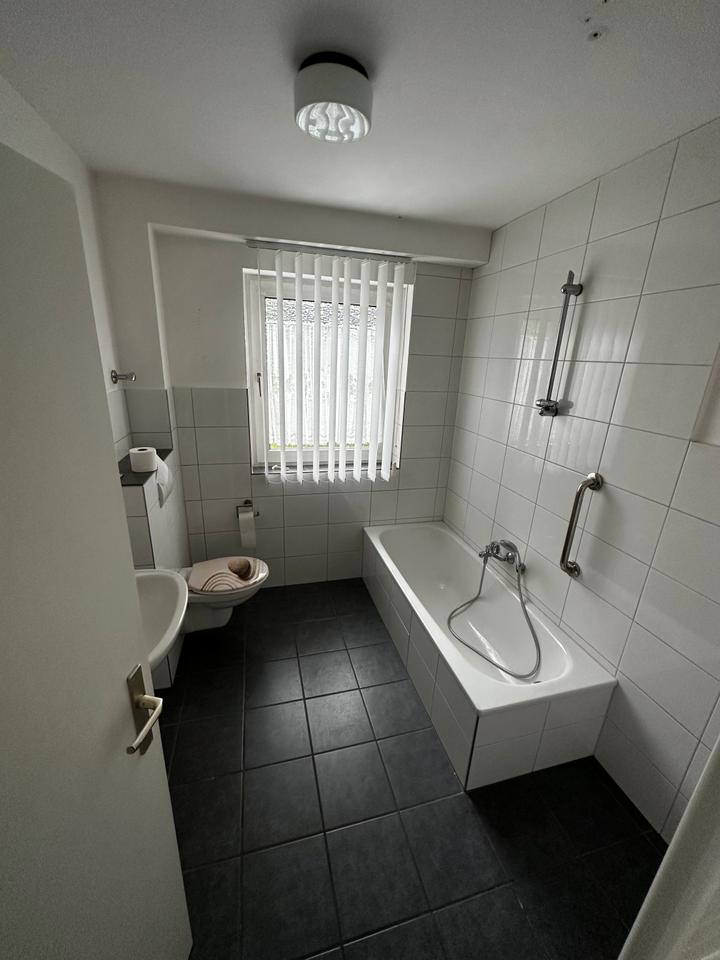 Thumbnail-Neue renovierte 1-Zimmer WHG mit Kühe und Möbel