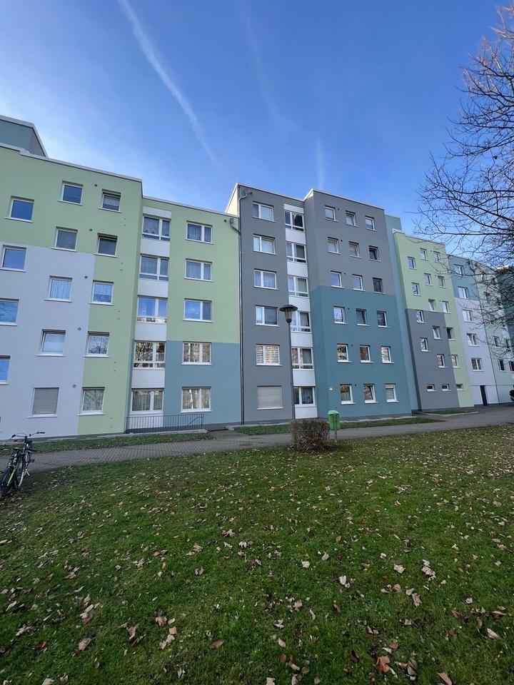 Thumbnail-4 Zimmer Wohnung mit Stellplatz in Köln Porz zu verkaufen
