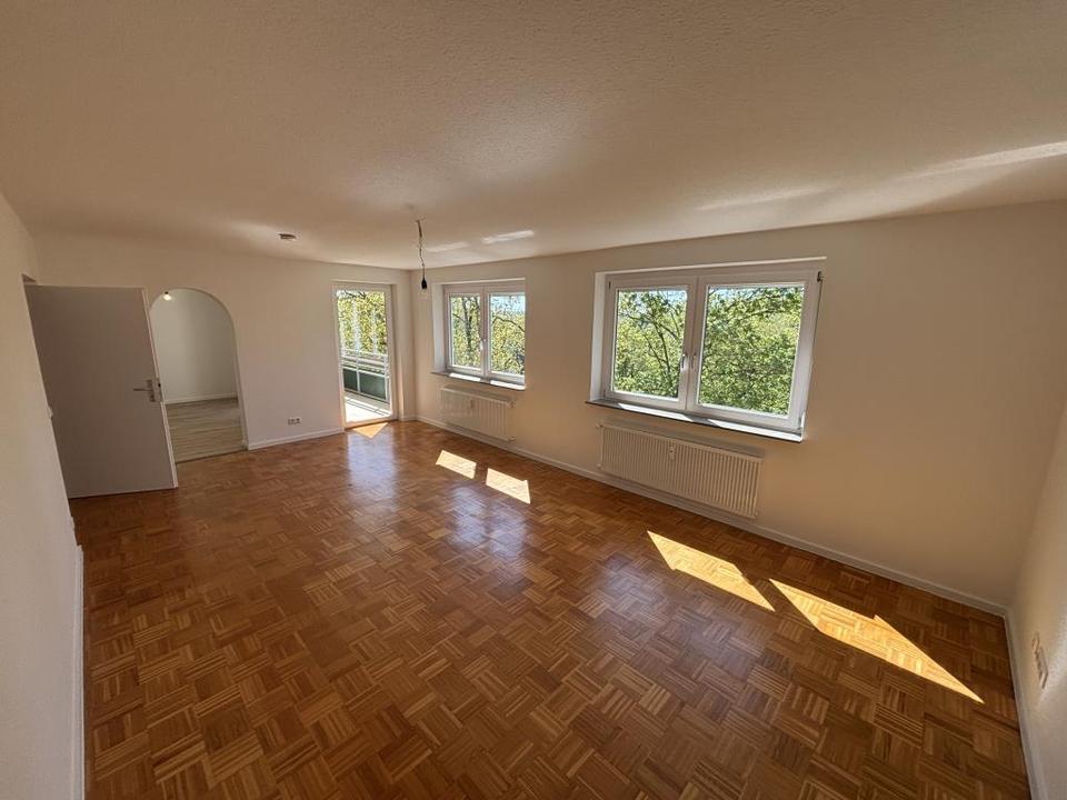 Thumbnail-++Erstbezug nach Sanierung: Attraktive 4-Zimmer-Wohnung auf dem Mittelrain mit Balkon - Ab sofort!++