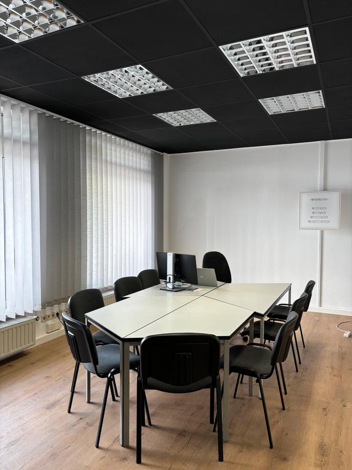 Thumbnail-Helles Büro in modernem Autohaus in Zeulenroda