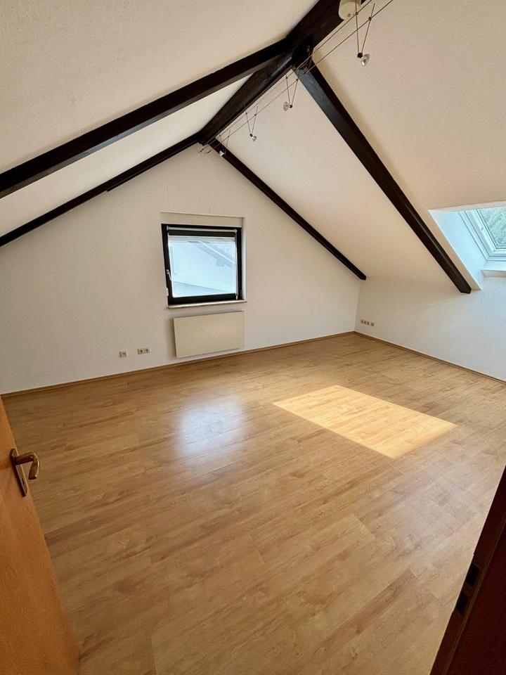 Thumbnail-2Zimmer Dachgeschosswohnung in ruhiger Wohnlage in Bad-König Zell