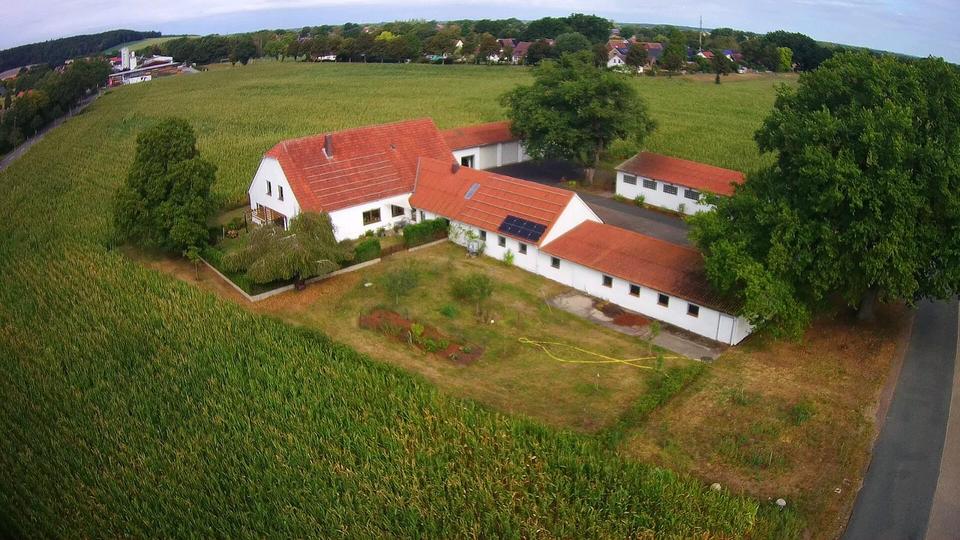 Thumbnail-Einfamilienhaus mit mehreren HallenGaragen und Werkstatt