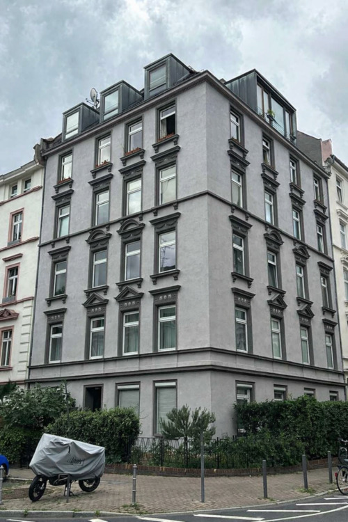 Thumbnail-Helle 3-Zimmer-Altbauwohnung in top Lage - Sanierungsprojekt