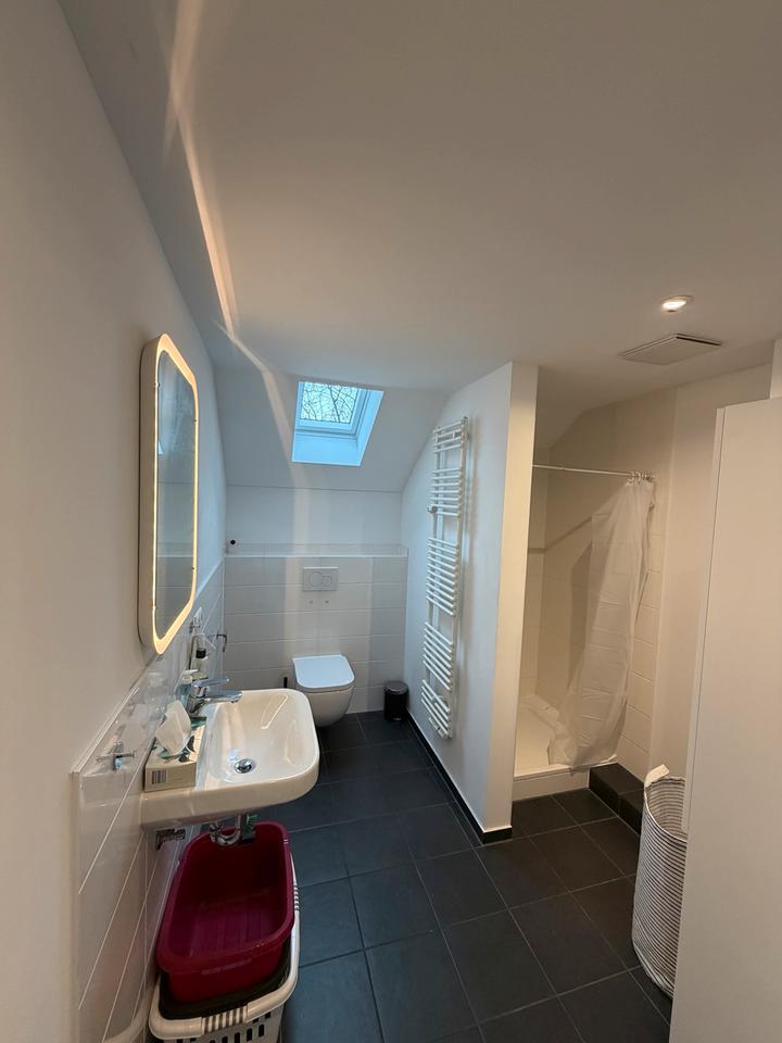 Thumbnail-Moderne & helle Dachgeschosswohnung mit Wohnküche – 55 m²