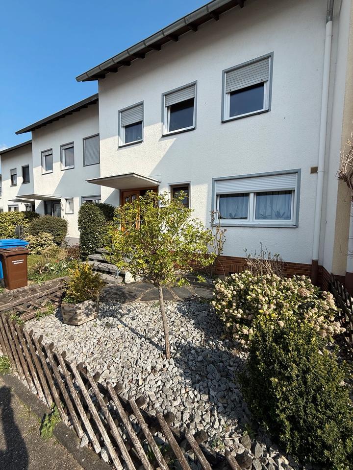 Thumbnail-Ruhiges Einfamilienhaus mit kleinem idyllischem Wintergarten