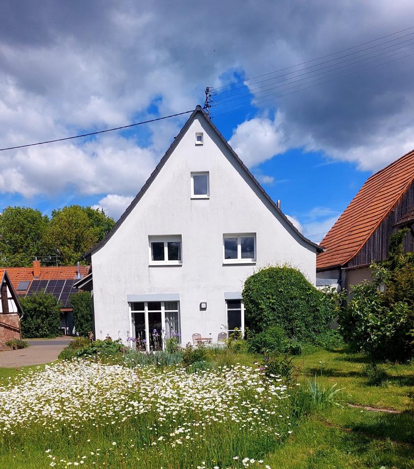 Thumbnail-Freistehendes Einfamilienhaus mit wunderschönem Garten