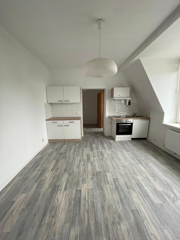 Thumbnail-Schöne 3-Zimmer-Wohnung in der Knuthstraße mit Wohnküche