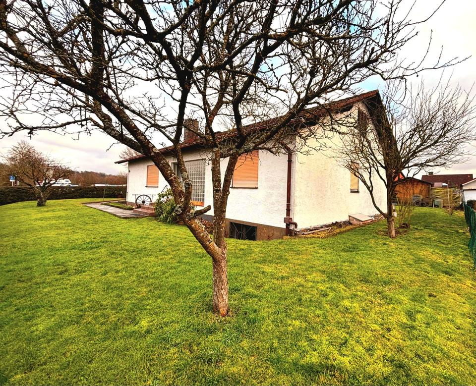 Thumbnail-Großzügiges Einfamilienhaus mit ca. 225 m² Wohnfläche, Garten