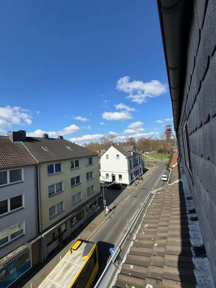 Thumbnail-Idyllische drei Zimmer Wohnung in der Huesstraße