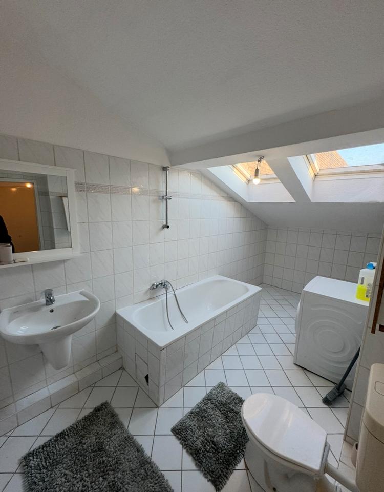 Thumbnail-Sehr helle, möblierte 2-Zimmer-Dachgeschoss Wohnung