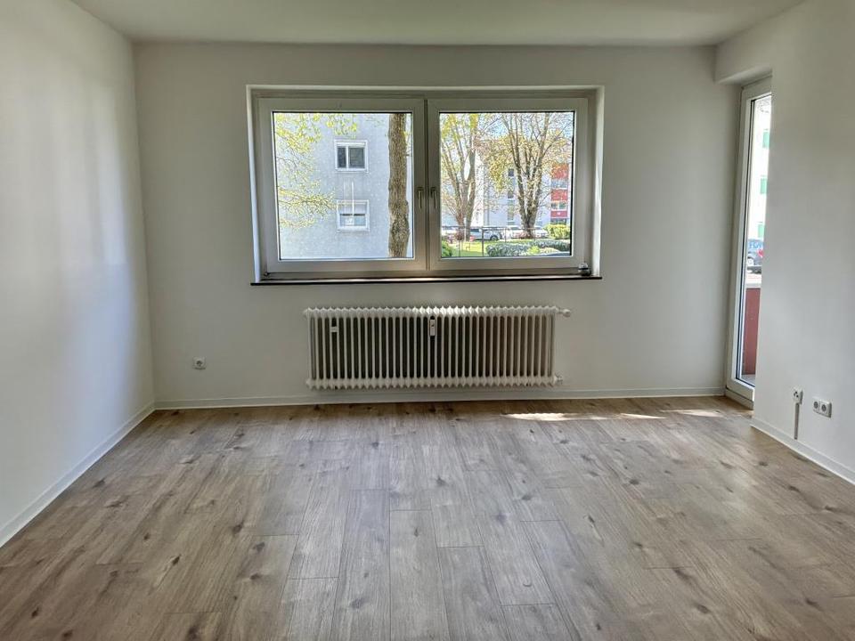 Thumbnail-Verkehrsberuhigtes Wohnen am Eschenweg: ~ Renovierte Erdgeschoss-Wohnung frei ~