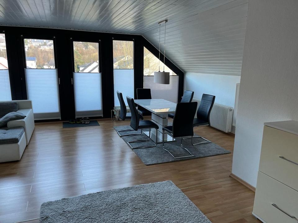 Thumbnail-Großzügige 3-Zimmer-Wohnung DG mit ca. 92 m² in RoßbachWied