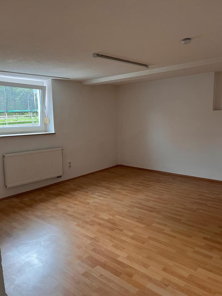 Thumbnail-3-Zimmer-Souterrainwohnung mit Stellplatz in Blaustein