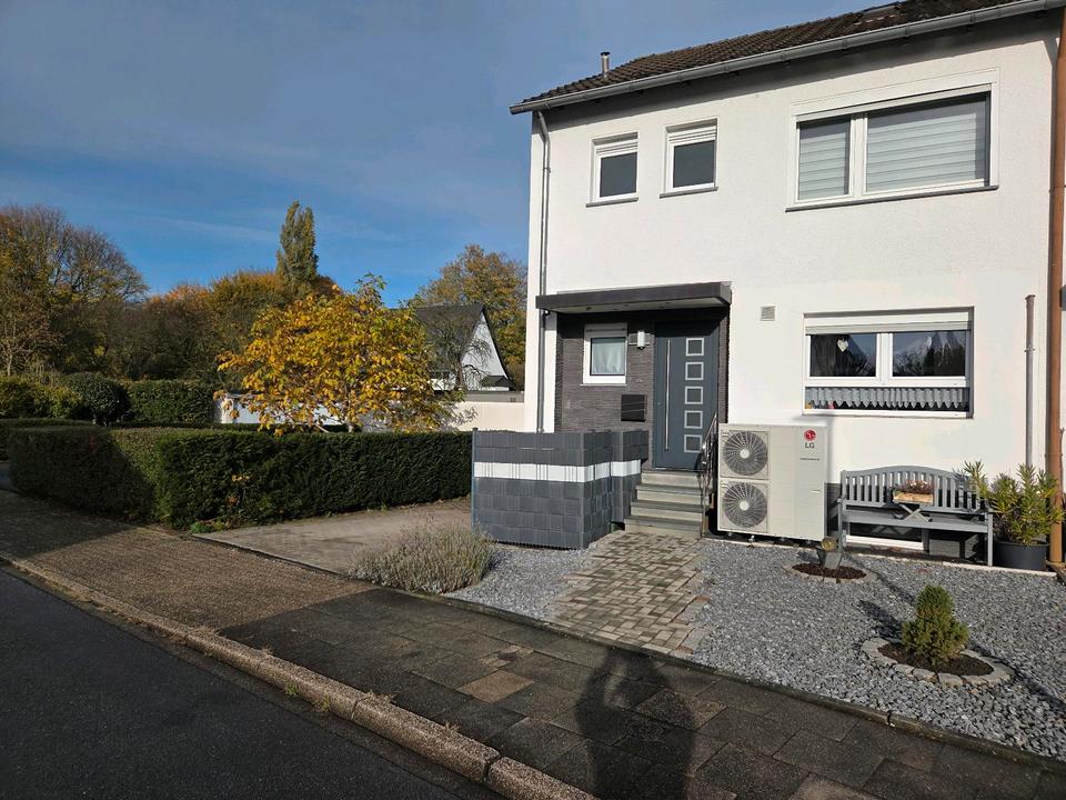 Thumbnail-Doppelhaushälfte saniert in Oberhausen Borbeck- Provisionsfrei!!!