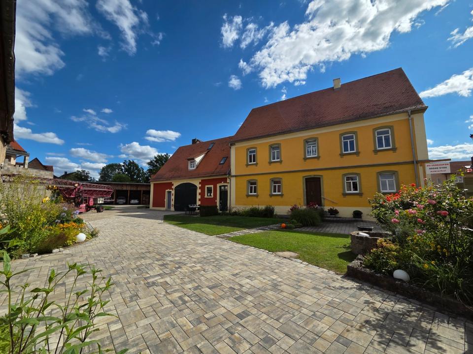 Thumbnail-Ihr Wohntraum in Burgebrach: Historischer Hofcharme -Maklerfrei