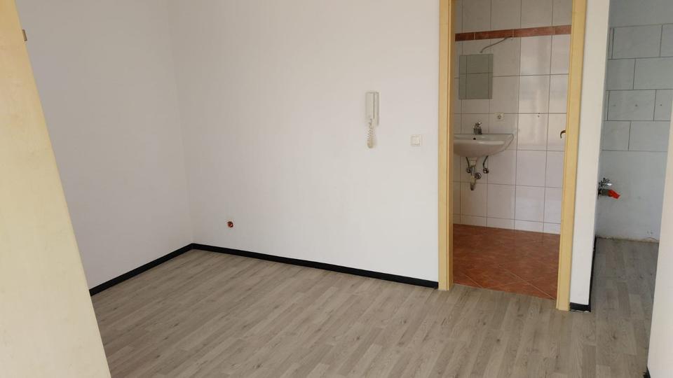 Thumbnail-Schöne renovierte 2 Zimmerwohnung am Hubland