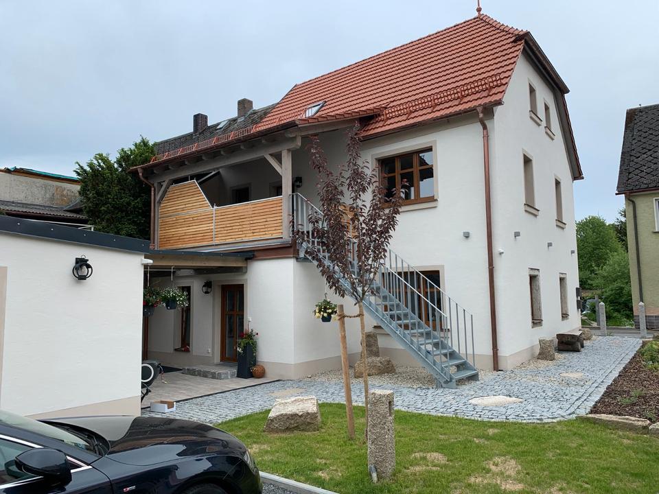 Thumbnail-Kernsanierte Maisonette-Wohnung (2021) | Überdachter Balkon | Gartenmitbenutzung | Stellplatz | EBK