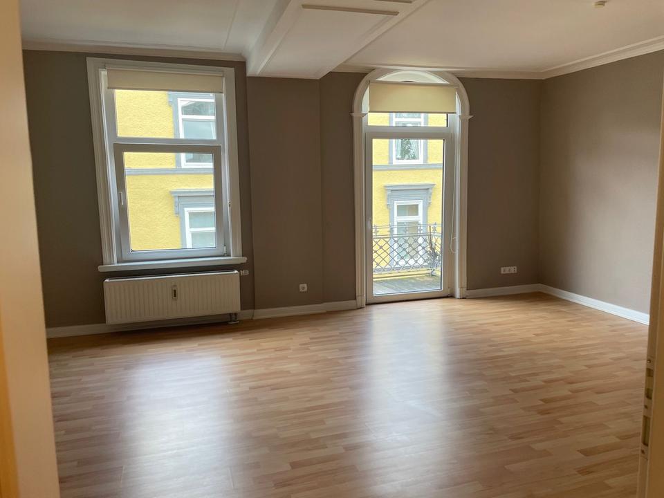 Thumbnail-Helle, freundliche 2 Zimmerwohnung, Balkon, Einbauküche, Aufzug