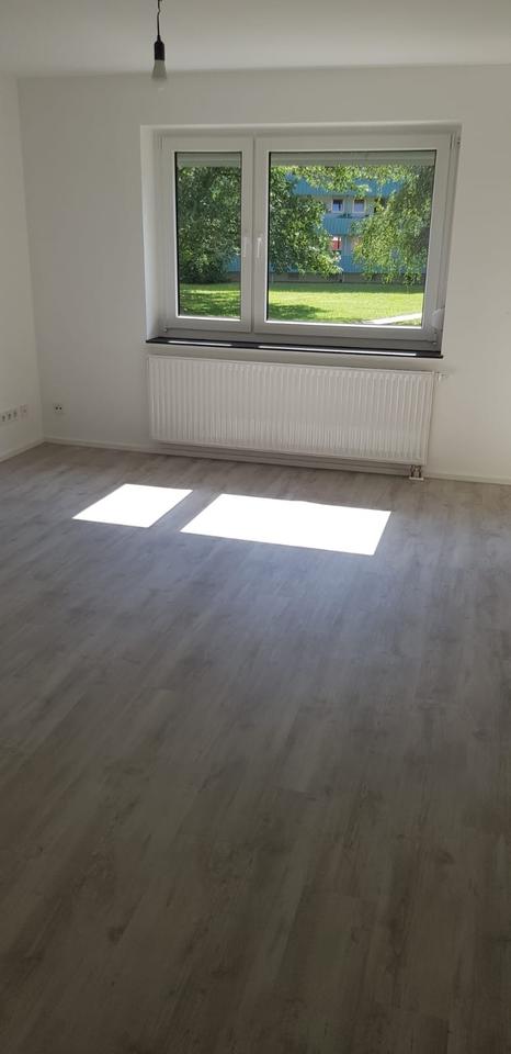 Thumbnail-Moderne 2-Zimmer-Wohnung in grüner Lage - mit Balkon, Einbauküche