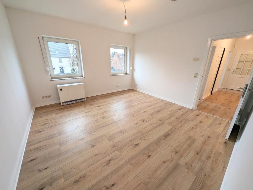 Thumbnail-**Was will man mehr? +eigener Garten +frisch gestrichen +neuer Laminat +neues Tageslichtbad**