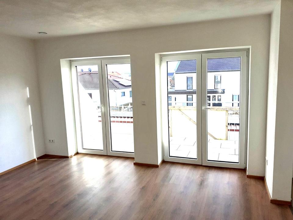 Thumbnail-3 Zimmer Whg. inkl. Garage + Zusatzraum in Röhlingen zu vermieten