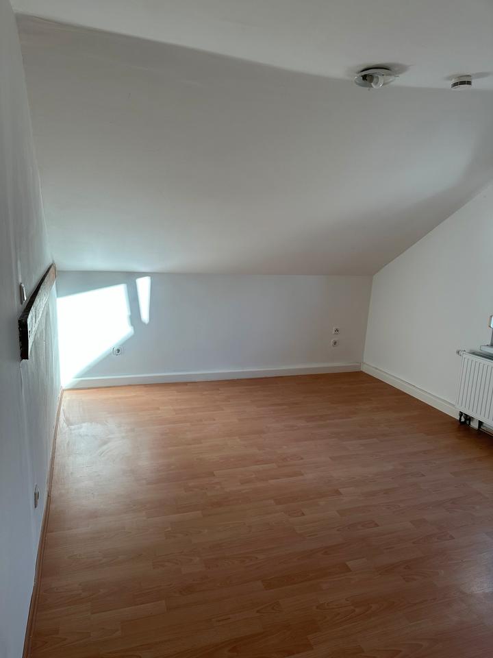 Thumbnail-Helle 3-Zimmer-Dachgeschosswohnung (58 m²) in Bad Hönningen