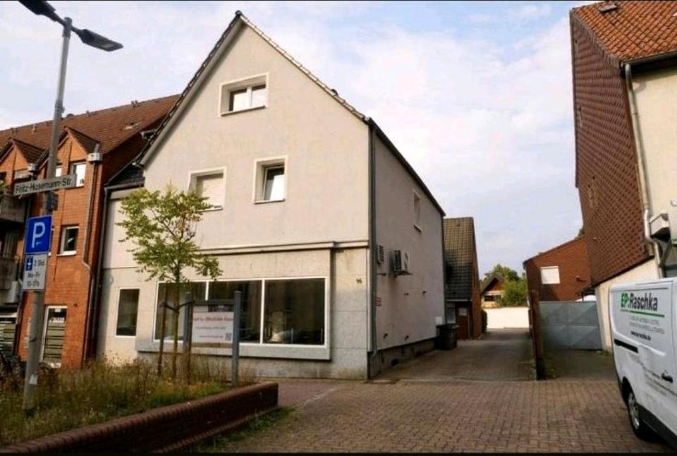 Thumbnail-Frisch renovierte 2,5 Zimmer Dachgeschoss Wohnung mit Balkon