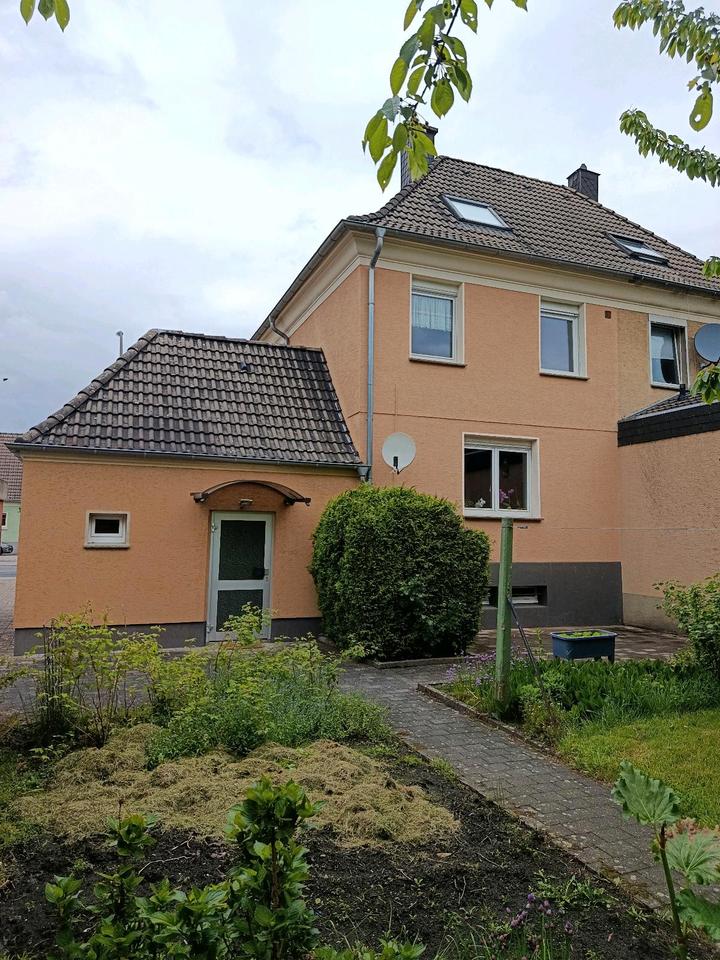 Thumbnail-Charmante Doppelhaushälfte mit schönem Garten