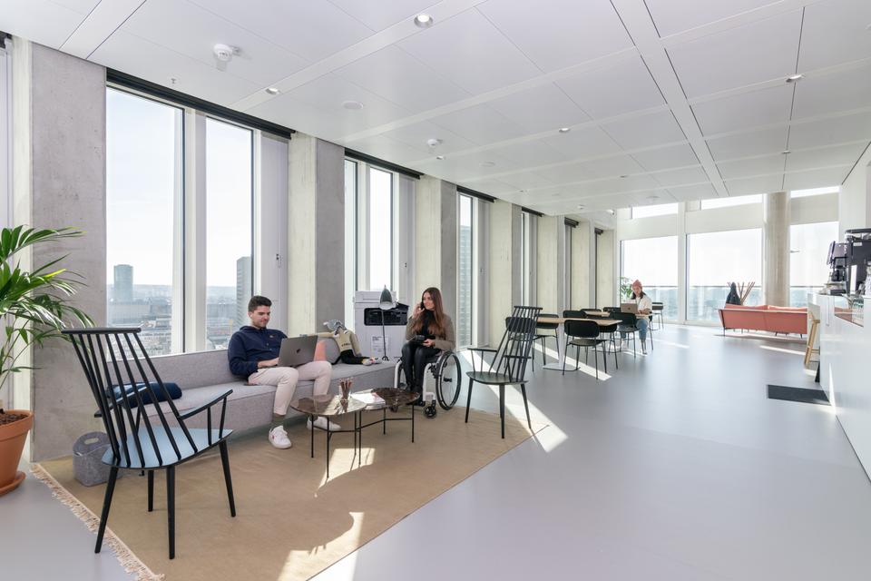 Thumbnail-Werde Teil eines kollaborativen Coworking-Umfelds in Spaces Tower One