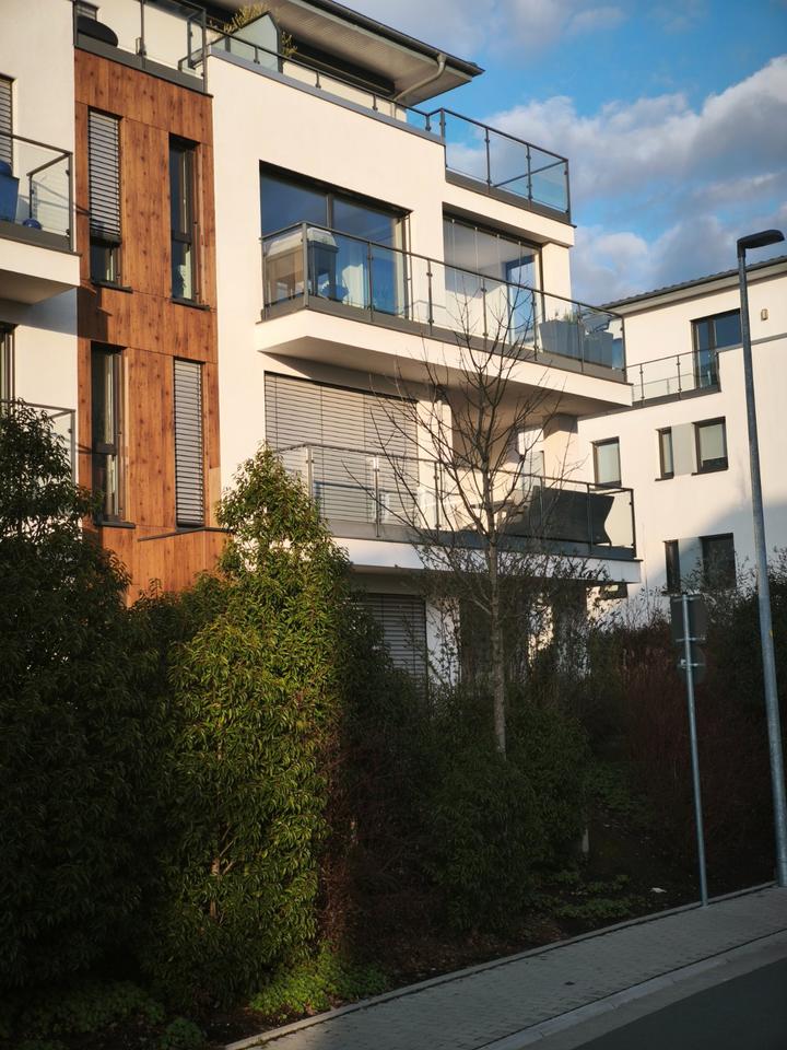 Thumbnail-Moderne 4-Zimmer Erdgeschosswohnung mit Garten und Garage