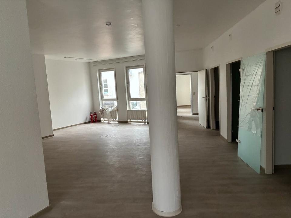 Thumbnail-176qm große 5-Zimmer-Wohnung zu vermieten im Zentrum von Büdingen