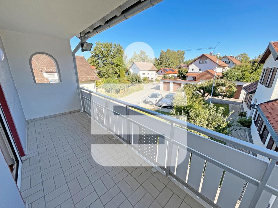 Thumbnail-Irsee: Großzügige 3-Zimmer-Wohnung mit zwei Balkonen in gepflegtem Dreifamilienhaus