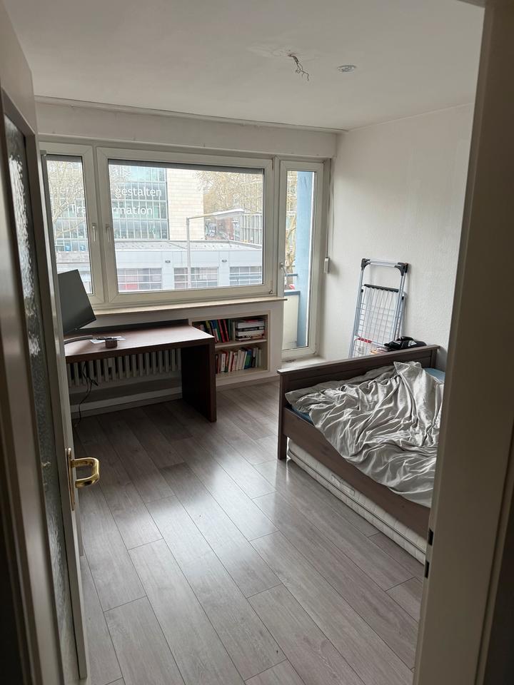 Thumbnail-Möbliertes Apartment mitten in Köln!