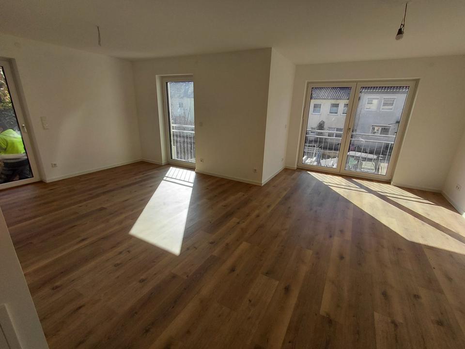 Thumbnail-Helle 3 Zimmer Erdgeschosswohnung mit Terrasse im Regensburger Norden