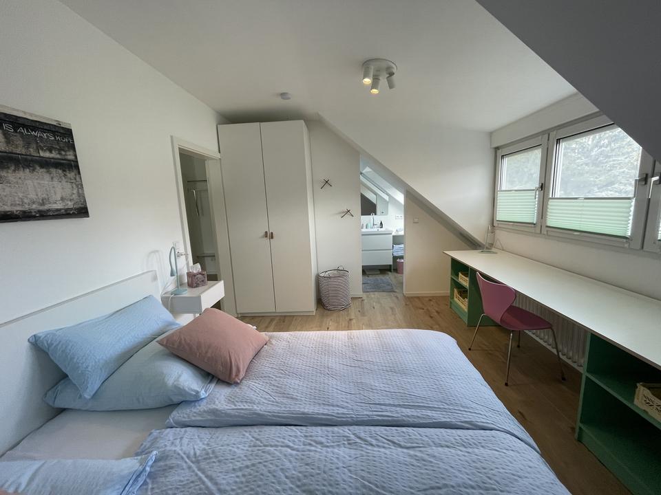 Thumbnail-Möblierte Maisonettewohnung mit zwei Schlafzimmern, zwei Bädern und WG-Eignung in Karlsruhe