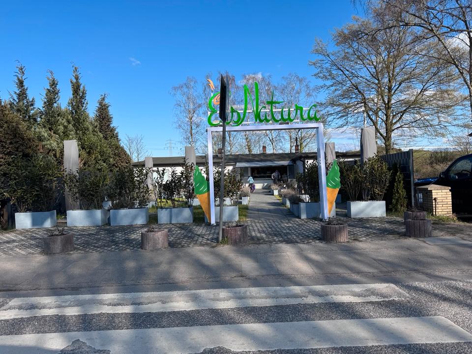 Thumbnail-Eiscafé inkl. alle Geräte in sehr gute Lage abzugeben