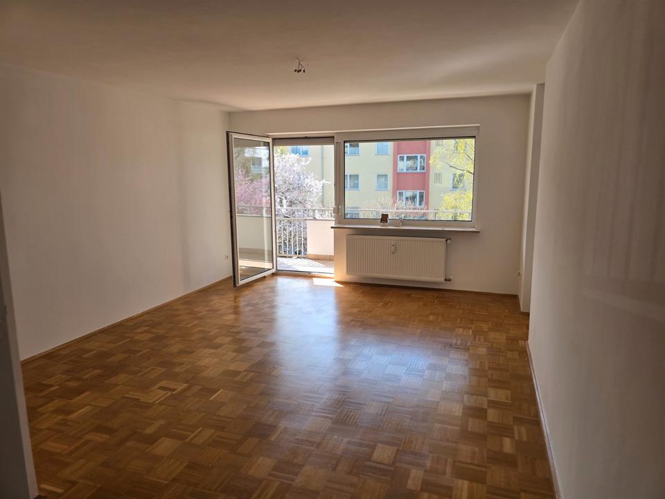 Thumbnail-renovierte helle 4Zi-Whg, großer Balkon, Westenviertel Regensburg
