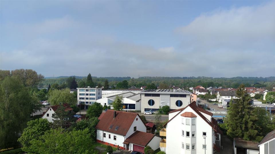 Thumbnail-GROSSZÜGIGE 3-ZIMMER-WOHNUNG MIT SÜD-BALKON, EBK UND AUSSENSTELLPLATZ