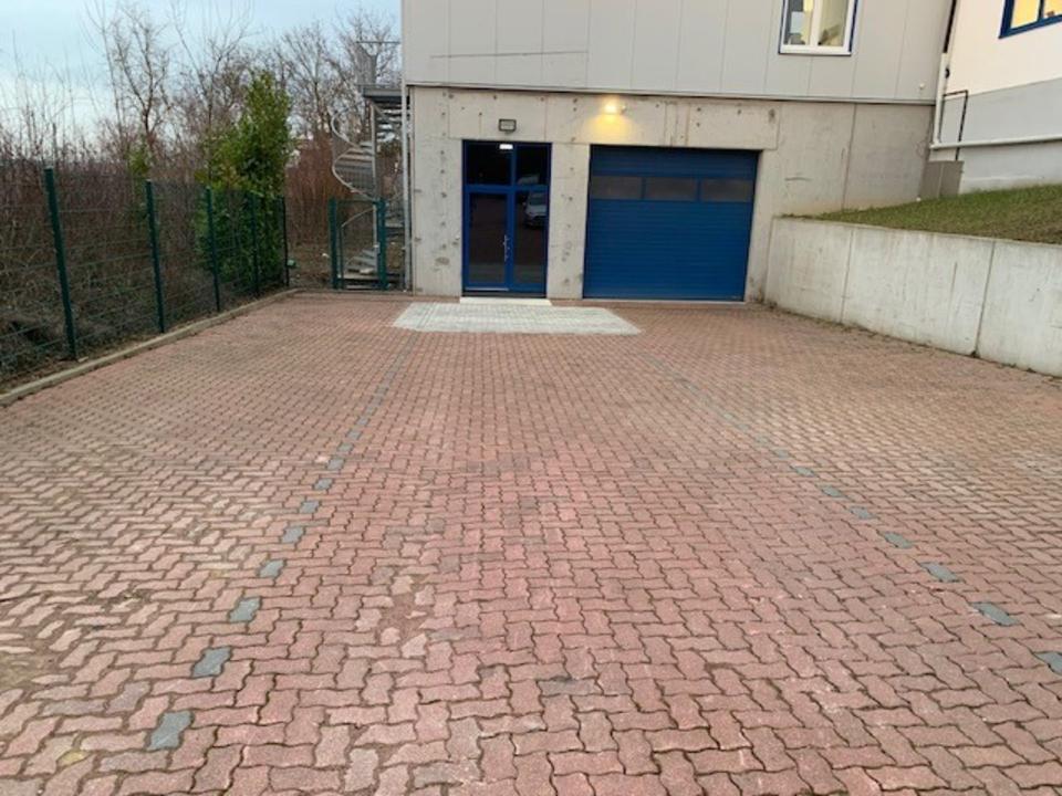 Thumbnail-Großzügige Halle zu vermieten