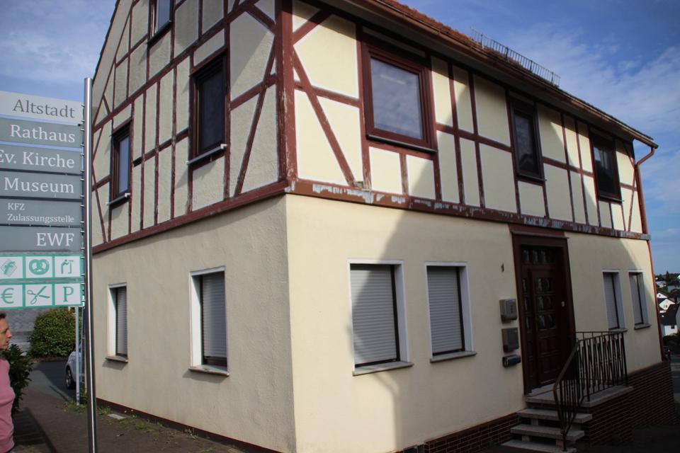 Thumbnail-Modernisiertes Zweifamilienhaus mit neuer Gasheizung