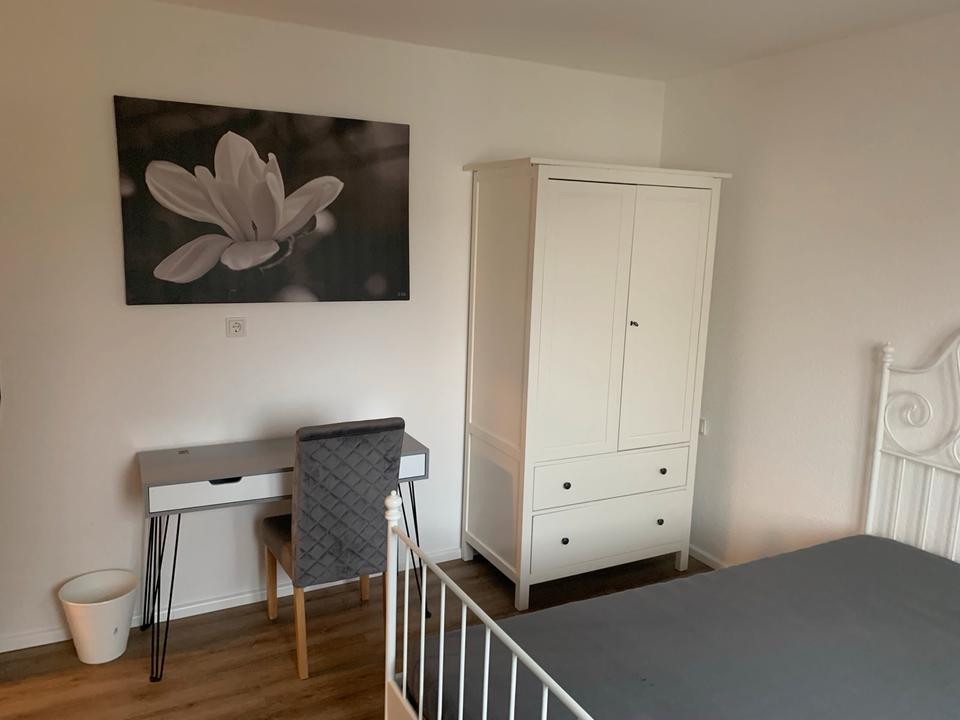 Thumbnail-Vermiete Zimmer mit Dusche und WC und Gemeinschaftsküche